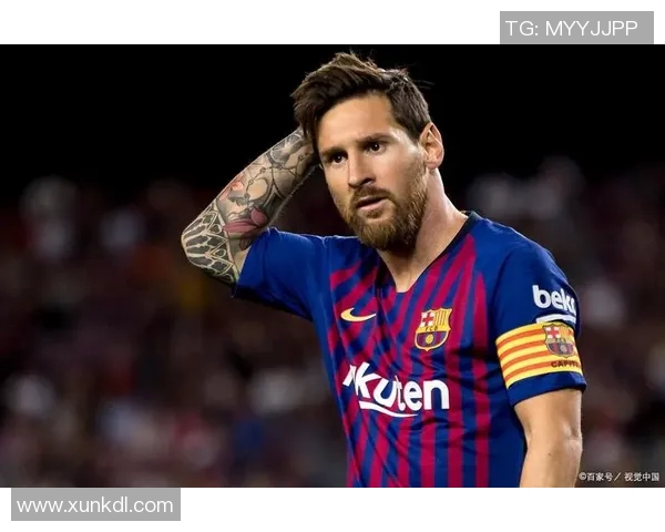 顶级球星亲自示范足球技巧 快速提升你的球技水平